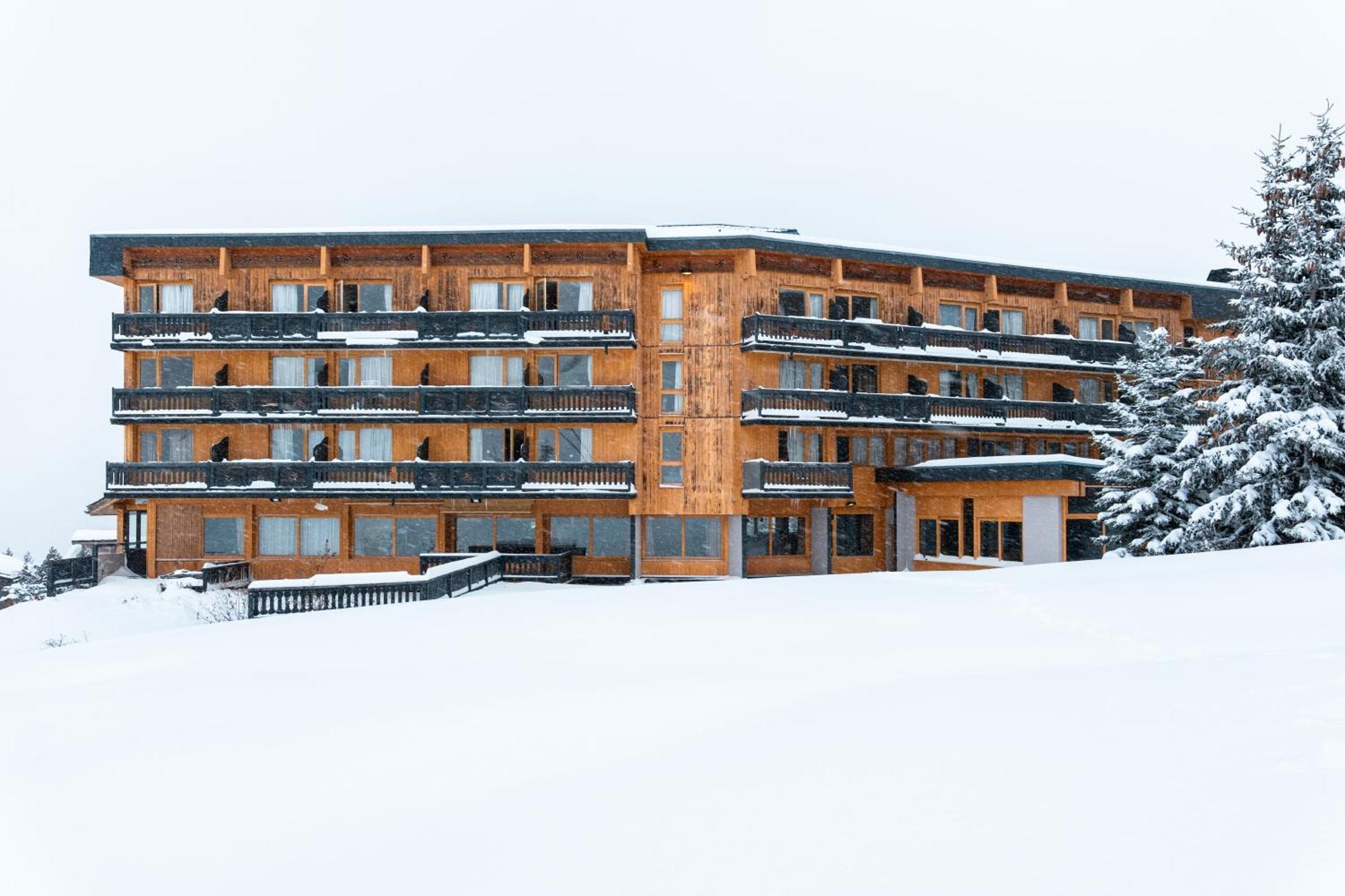 Crystal Hotel 쿠쉐벨 외부 사진
